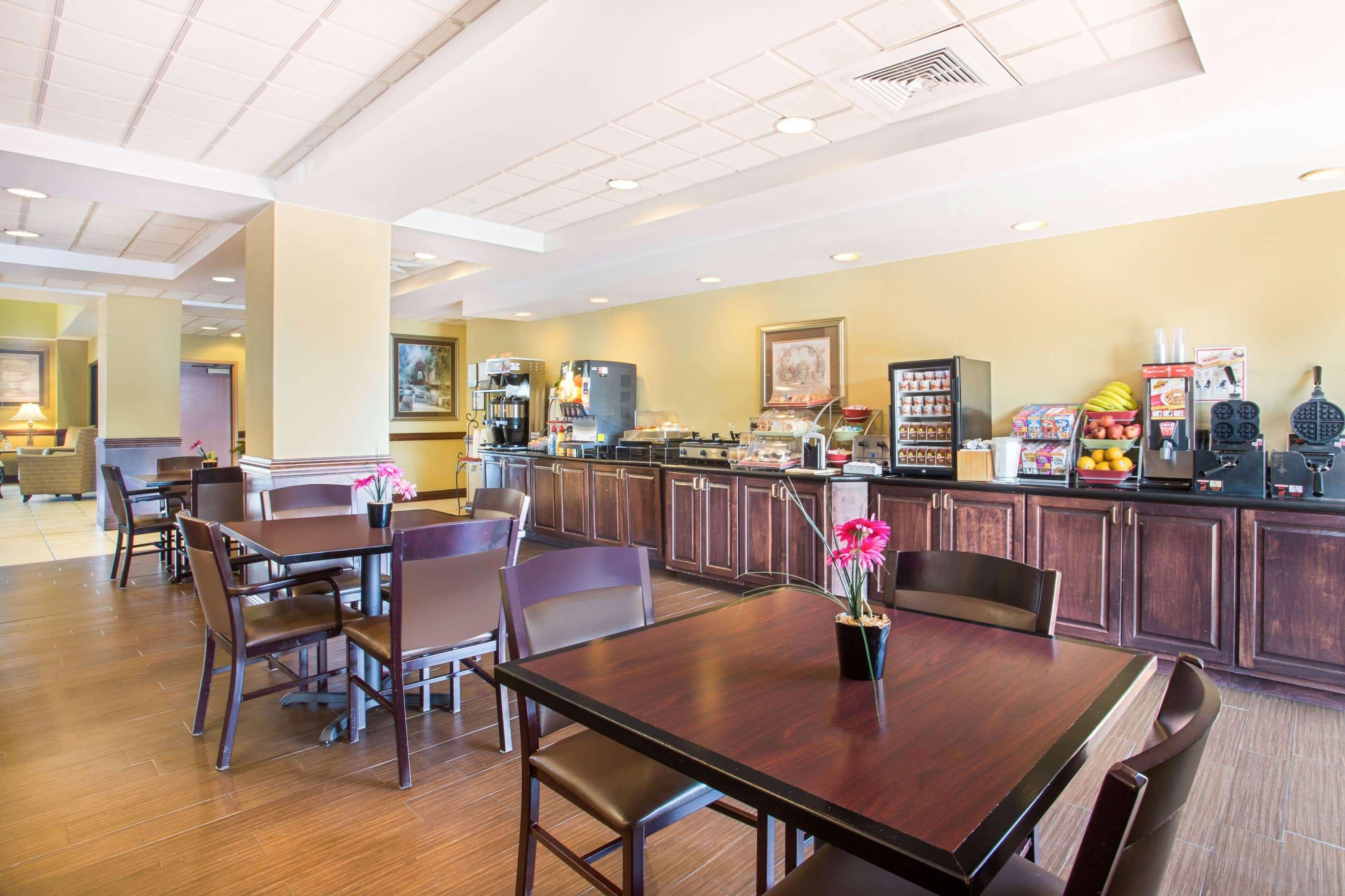 Holiday Inn Express & Suites - Mobile - I-65 By Ihg Eksteriør billede