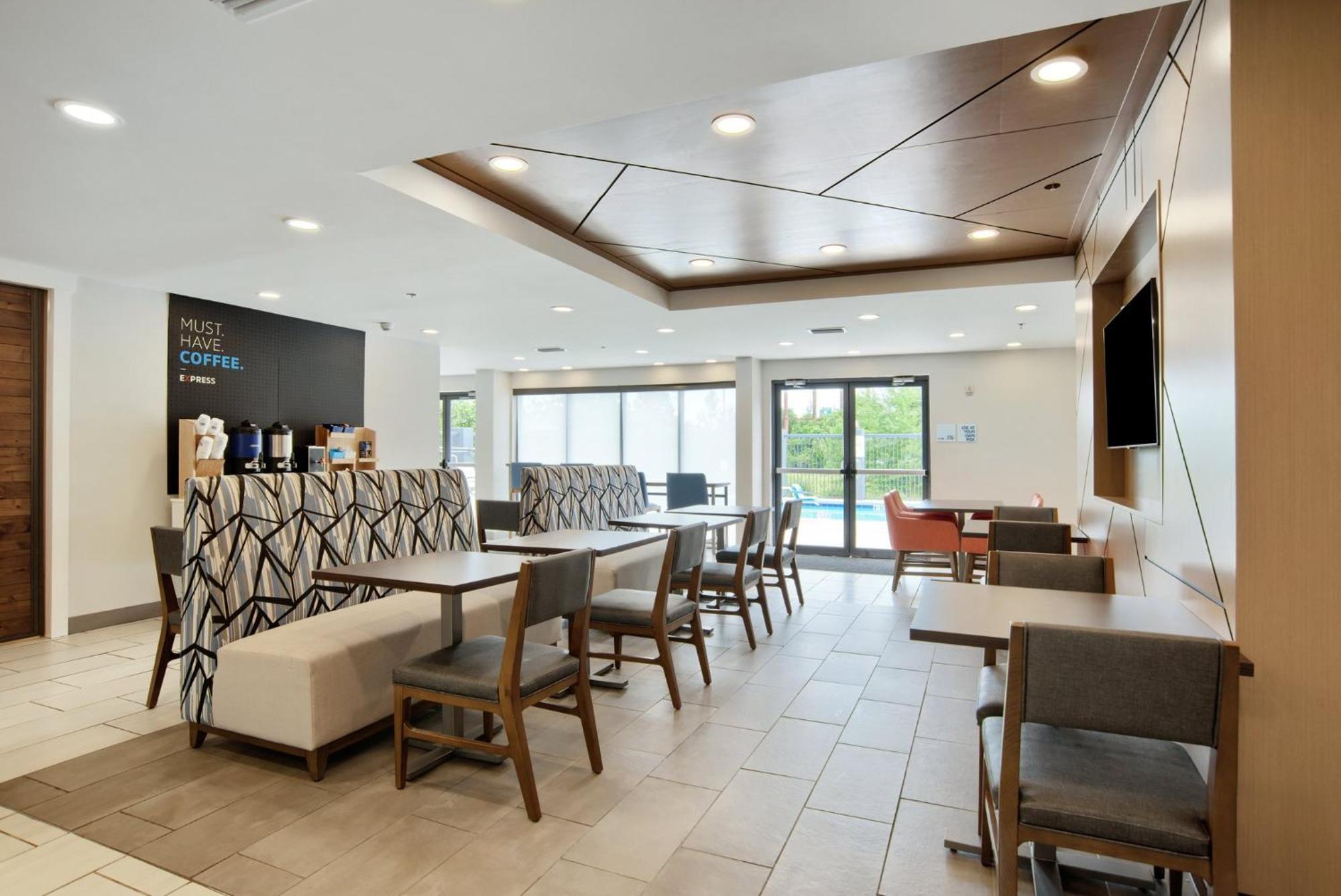 Holiday Inn Express & Suites - Mobile - I-65 By Ihg Eksteriør billede